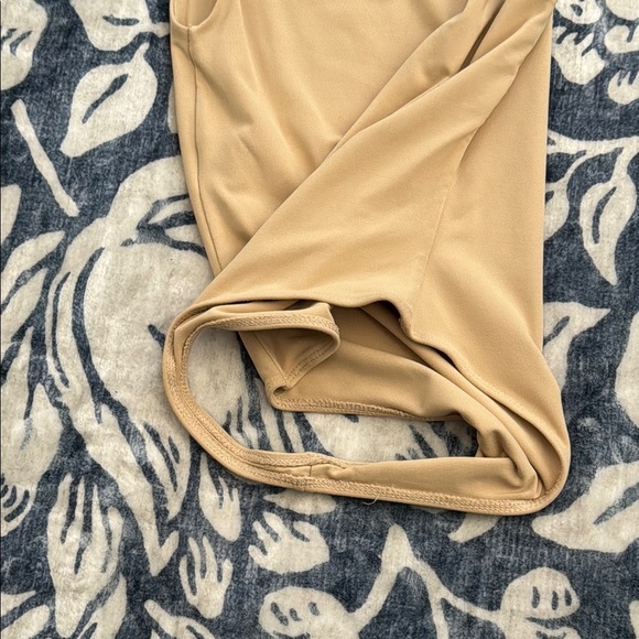 Babaton Tan Bodysuit XS square neck - Picture 6 of 6